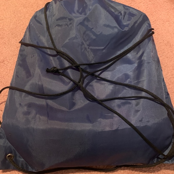 NWT DISNEY MICKEY MOUSE DRAWSTRING BACKPACK/W THROW - Picture 2 of 2